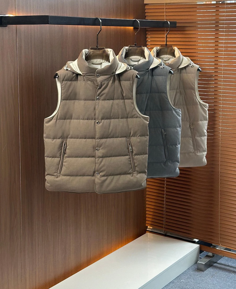 

Winter men's white goose down stand-up collar hooded down vest jacket with cashmere texture