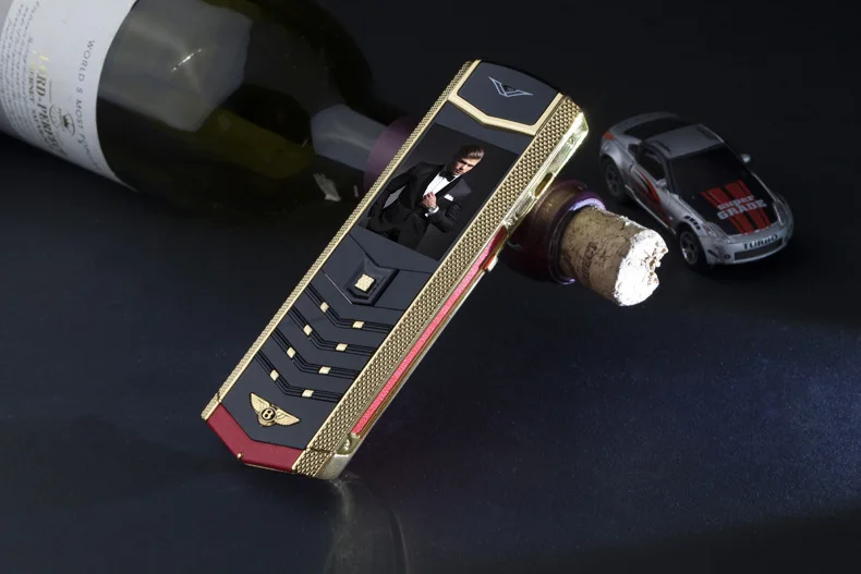 Metal Body Luxury Bar Phone K9 Dual Sim Bluetooth Dialer Senior Mobile Cellphone Invisible Keyboard V9