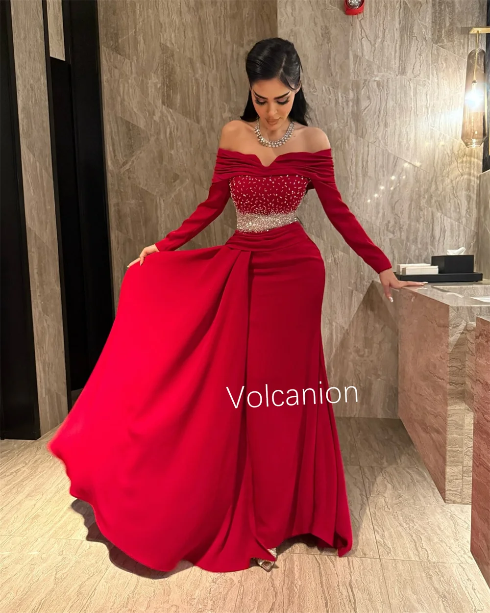 تخصيص الرسمي جيرسي مطرزة الطية مستقيم خارج على الكتف فساتين طويلة مناسبة مخصصة رائعة