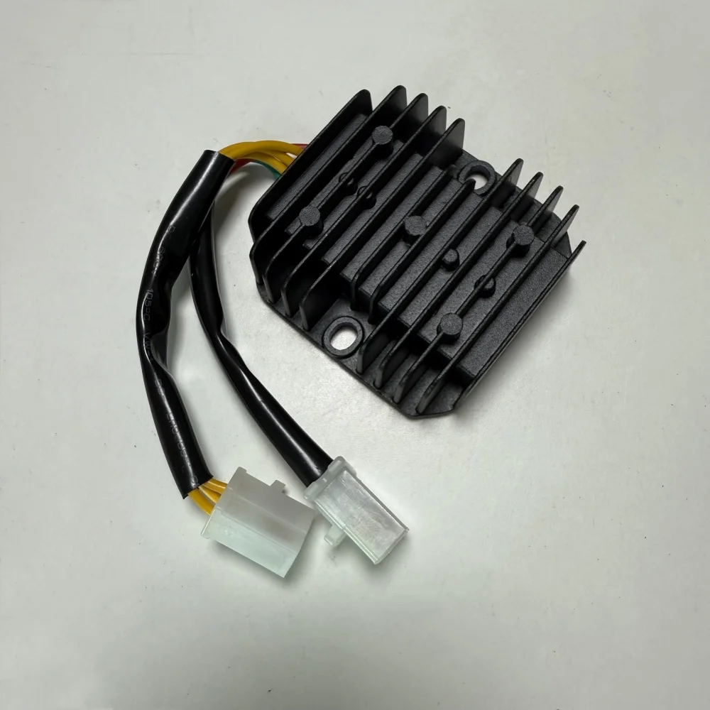 1PCS 12V Rectifier Regulators Voltage for Honda CH125 CH150 CN250 5 Wires Charger