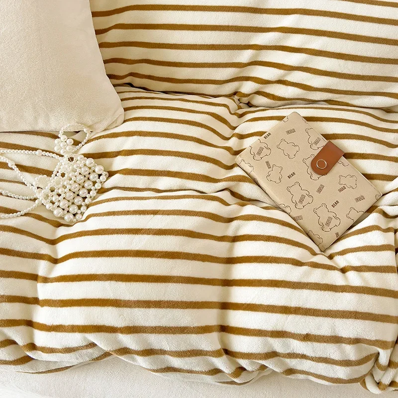 2024 Autumn/winter New Milk Velvet Stripe Single Duvet Set Warm Fleece Blanket Quilt Cover Double Use Large Size Bedding 180x220