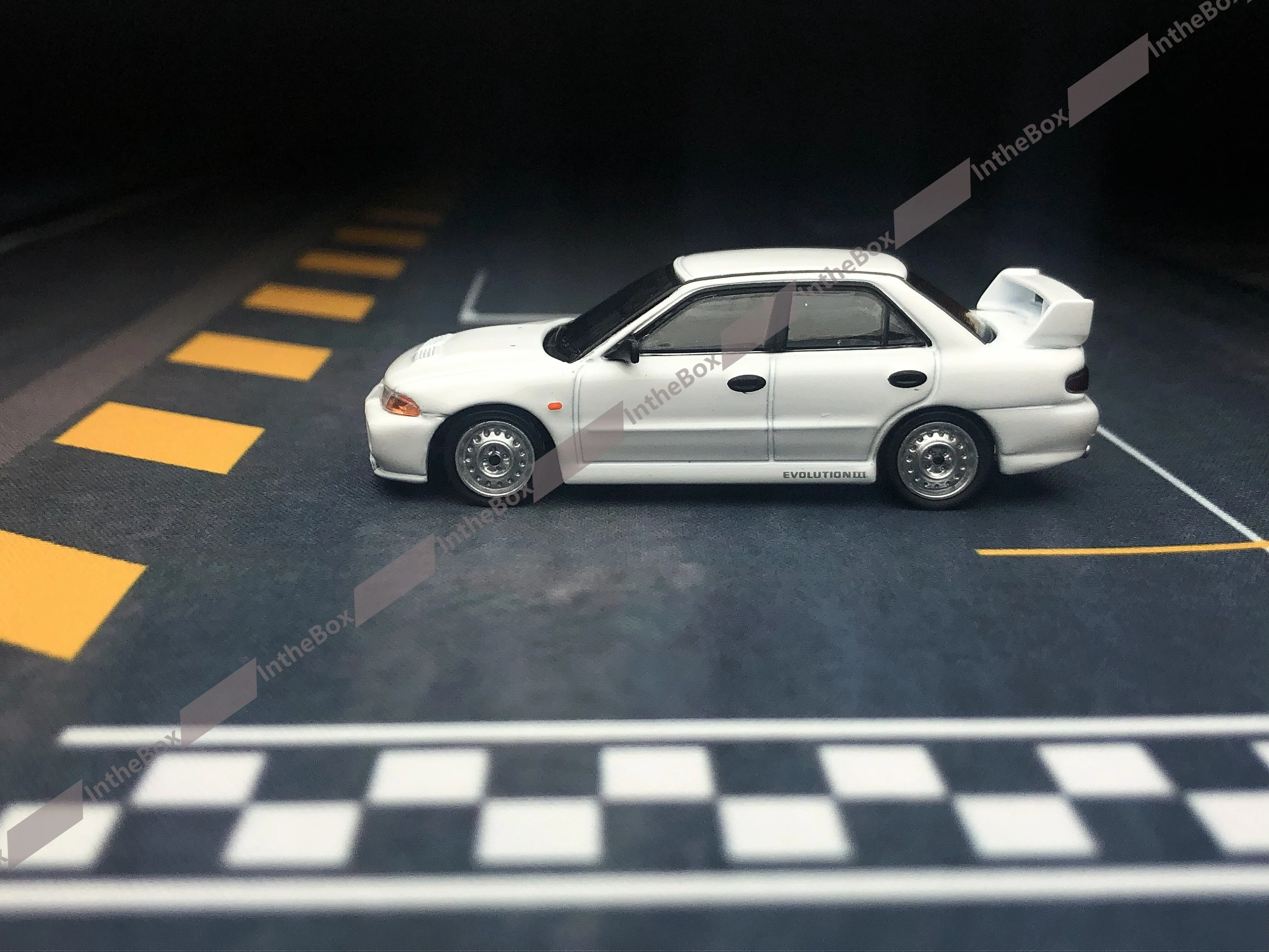 

Lancer RS EVO III - White - Tarmac 1:64 Diecast Model Car Collection Limited Edition