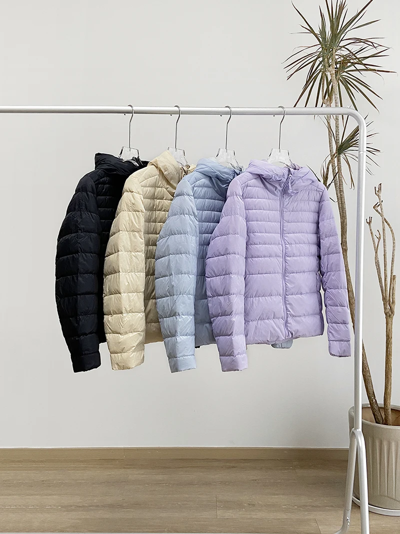 เสื้อแจ็คเก็ตผู้หญิงแบบมีฮู้ด ขนเป็ดแท้ 90% สีขาว รุ่น Anti-Static Soft Fluffy 90 ผ้าไนลอนซิป สีพื้น เหมาะสำหรับเดินทางไปทำงาน