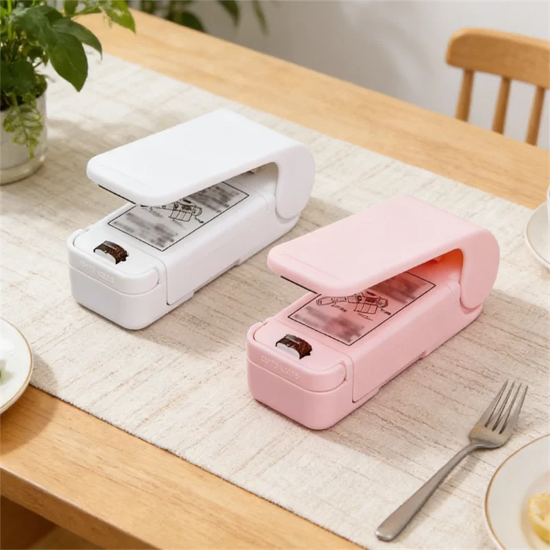 Foods Storage Sealing Machine,Handheld Mini Heat Bags Package Sealer,Plastic Bags Clips, Snack Vegetables and Fruits Keep Fresh