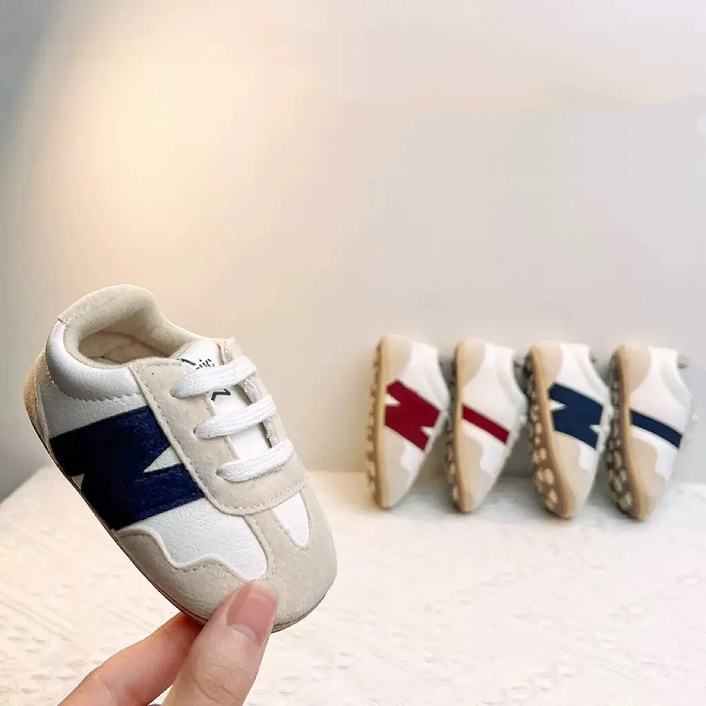 مناسبة للأحذية الكاجوال للأطفال والأولاد، مثالية للمشي الداخلي والخارجي والرياضة والمشي في الربيع والخريف