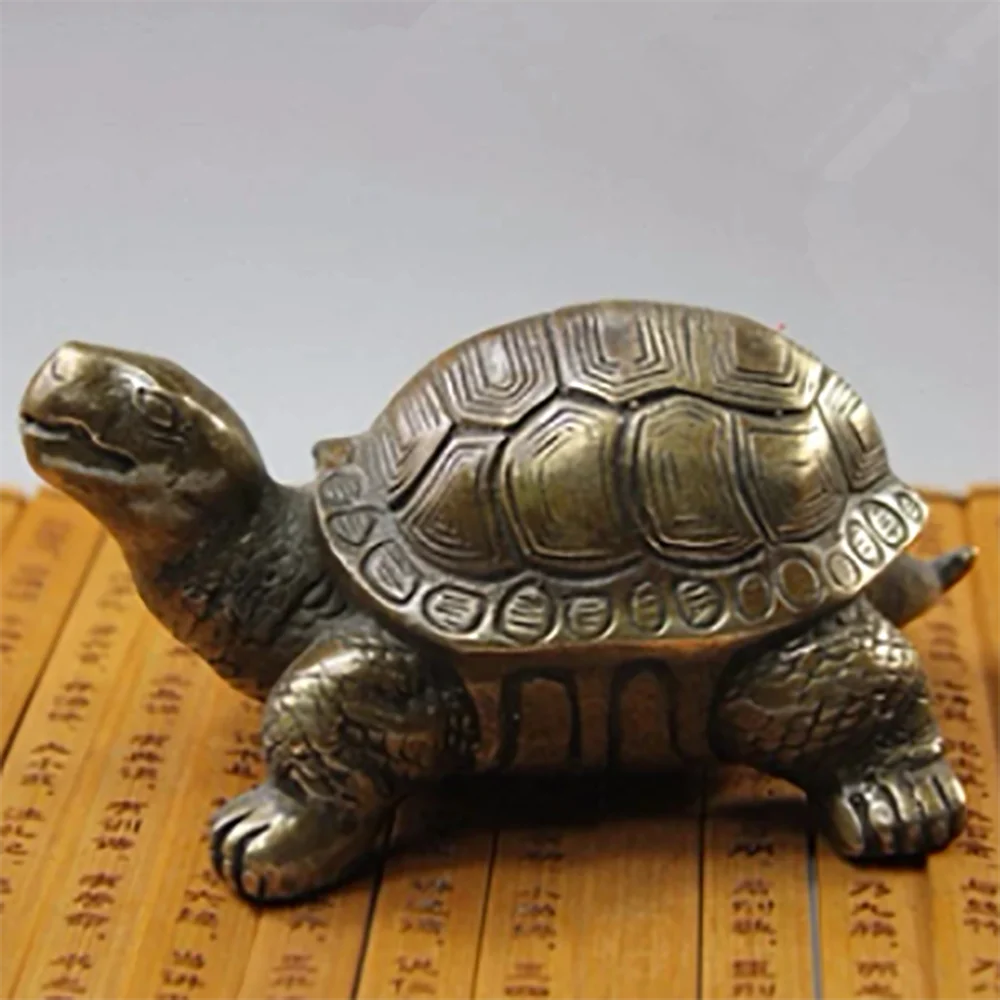 

China ancient bronze sculpture decoration decoration of longevity turtle.