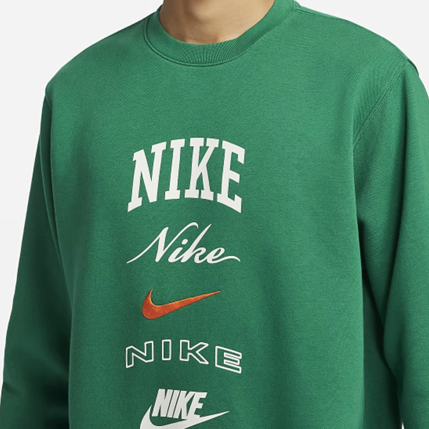 سويت شيرت Nike رجالي جديد برقبة دائرية وأكمام طويلة كاجوال FN2611-365