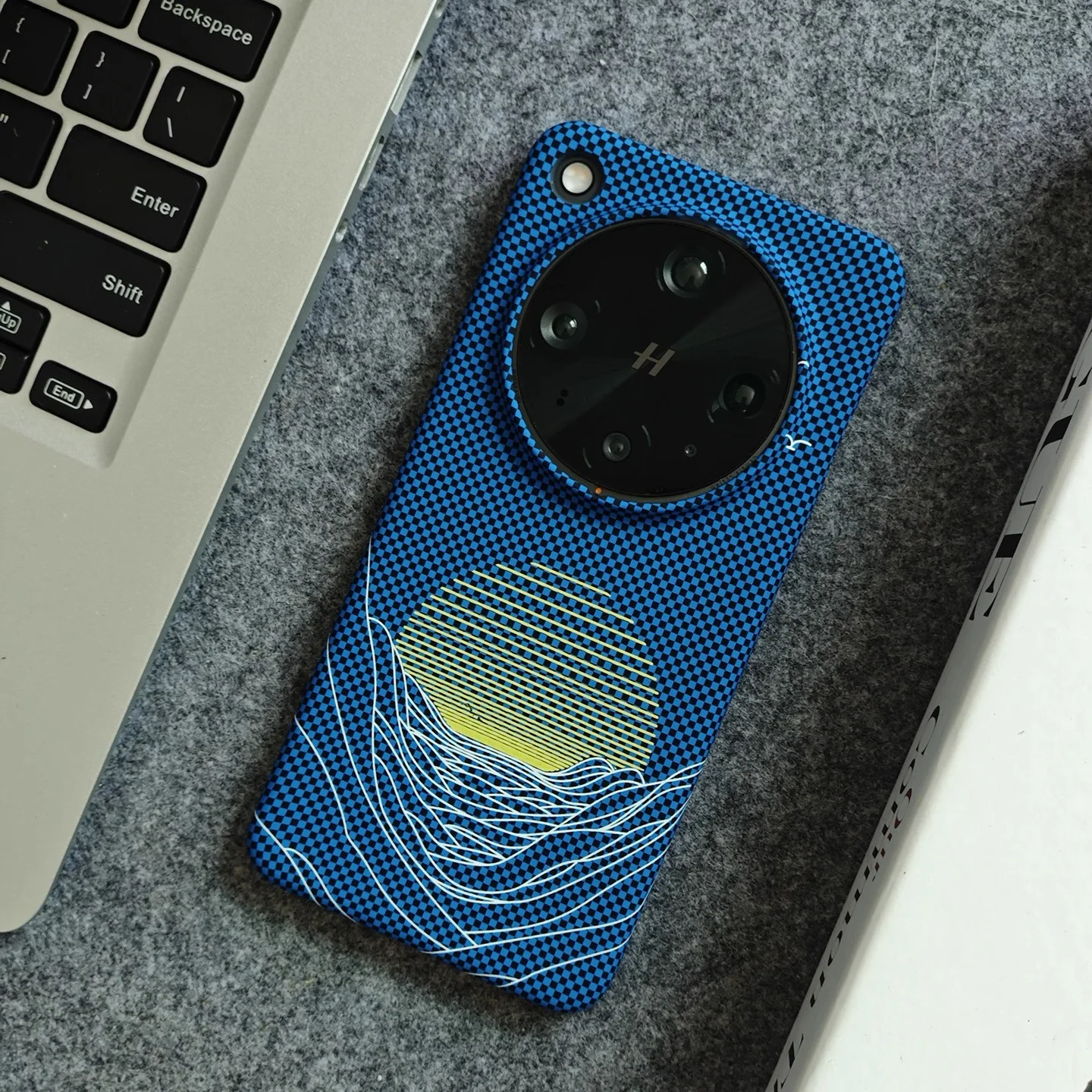 

Funda For OPPO Find X8 Pro Ultra Case Lightweight Hard PC Carbon Fibre Texture Slim Moonset Pattern Protective Hard Back Cover