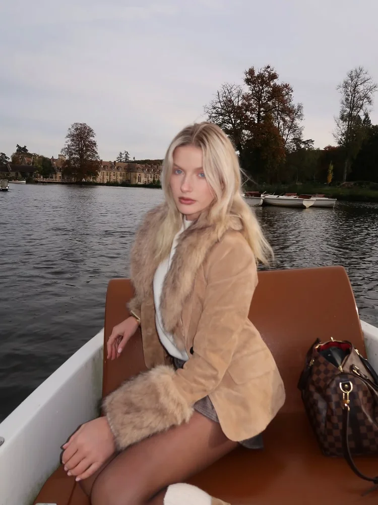 

Chic Faux Collar Suede Jacket Women Casual Lapel Full Sleeve Plush Cuff Short Coat 2025 Lady Chic Daily High Street Outerwear