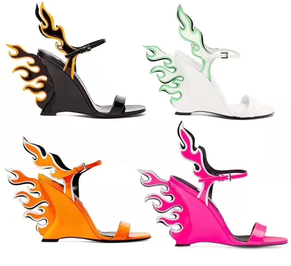 Peep Toe Flame Shape Wings sandali Ladies Wedged tacchi alti fibbia alla caviglia in pelle verniciata donna colori misti Party Sandalias