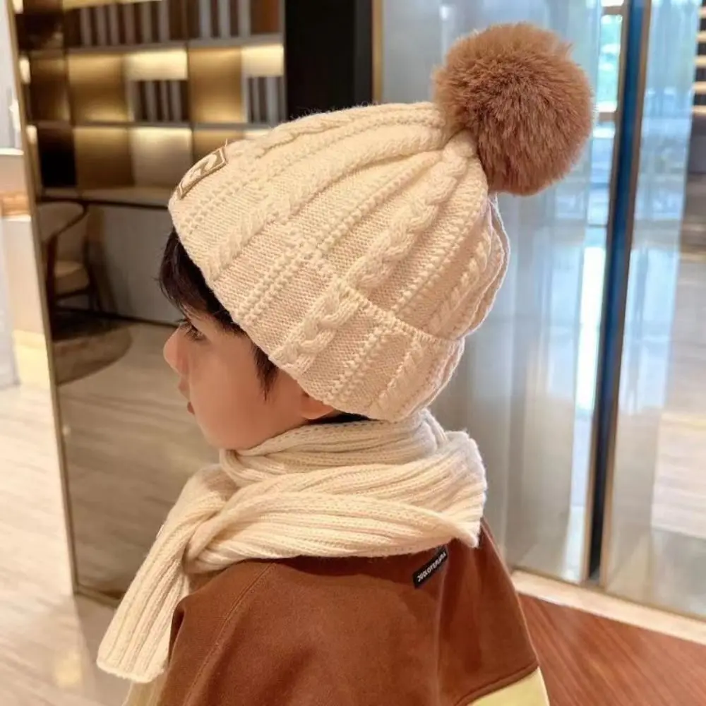 

Утепленная детская шапка с шарфом-снудом, однотонная вязаная шапка с помпоном в корейском стиле, для защиты ушей, для улицы