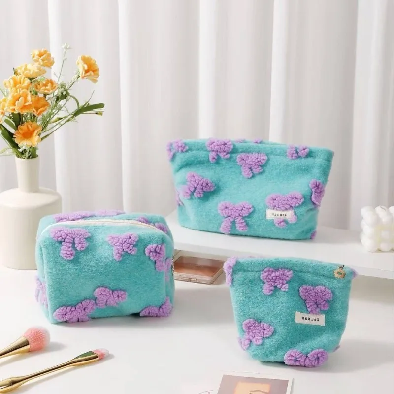 

Cute Plush Cosmetic pouch Women's Makeup bag Large Capacity Toiletry bag Travel Makeup organizer Lipstick Storage Clutch Bag