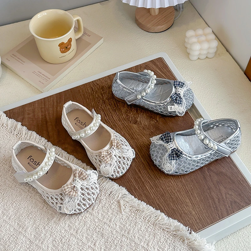 

JGSHOWKITO Girls Mesh Shoes Breathable Children Flat Shoes Sweet Lace 2026 Summer New Kids Casual Sandals Round Toe Non-slip