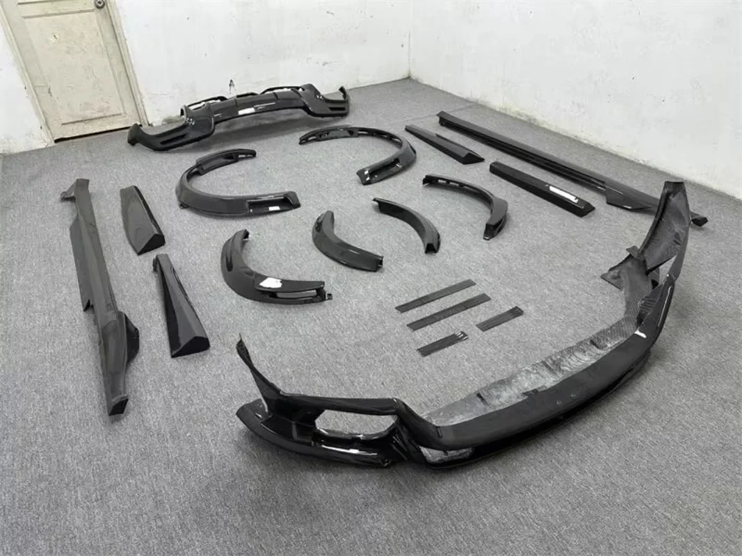 Dry Carbon Fiber Bodykit for Purosangue FUV OEM Style Front Lip Spoiler Side Skirt Rear Diffuser Wheel Eyebrow