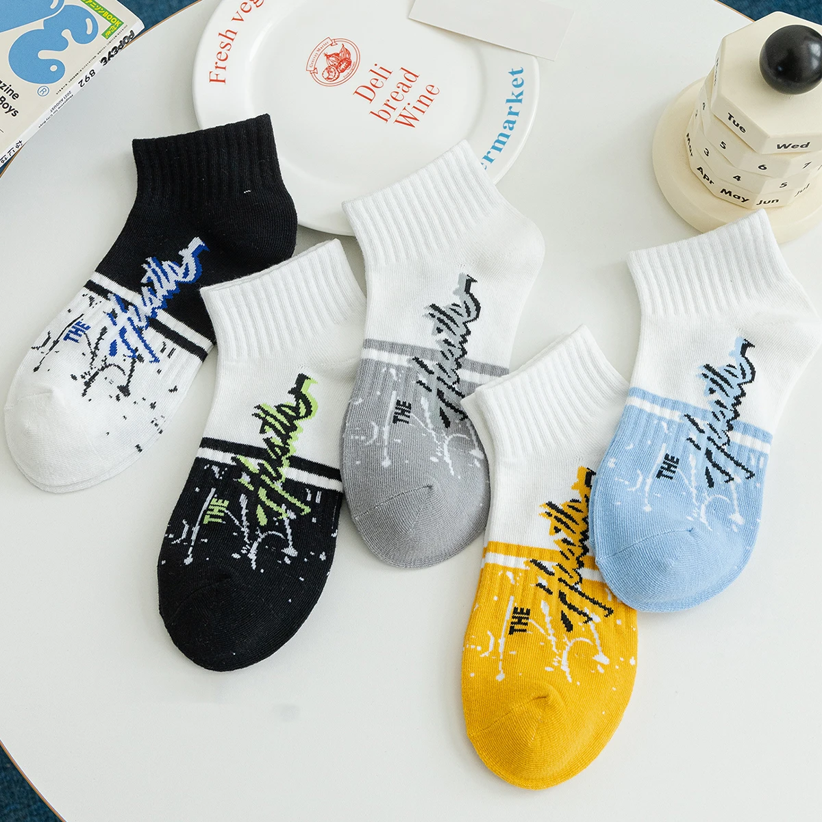 3คู่กราฟฟิตีตัวอักษรสั้นซึมซับเหงื่อในร่มผ้าฝ้ายสั้นถุงเท้าแบบ cyclisme สำหรับใส่อยู่บ้านถุงเท้าหลอดสำหรับผู้หญิงน่ารัก gipsy สินค้าสุดเจ๋ง