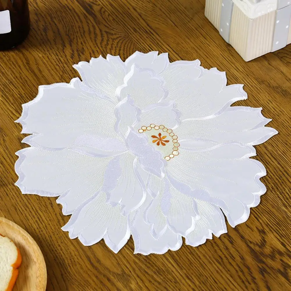 High-quality Table Doily Reusable Non-slip Ultra-thin Flower Embroidery Lace Polyester Table Doily