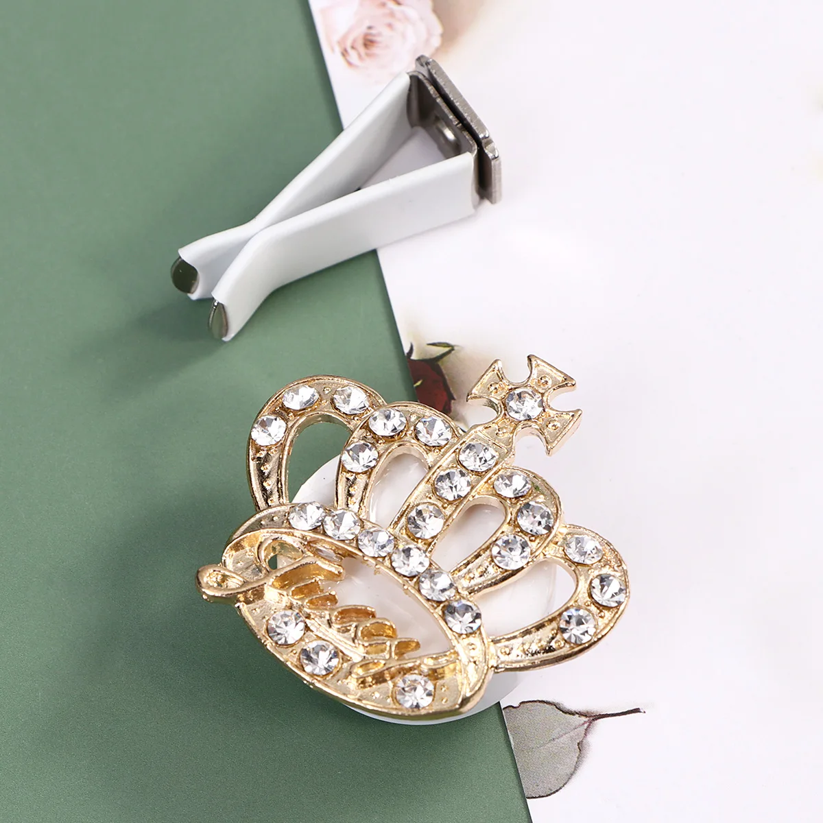 

2pcs Rhinestone Car Perfume Clip Sparkling Aromatherapy Diffuser Vent Clip Dashboard Decoration Gift For Girls Birthday