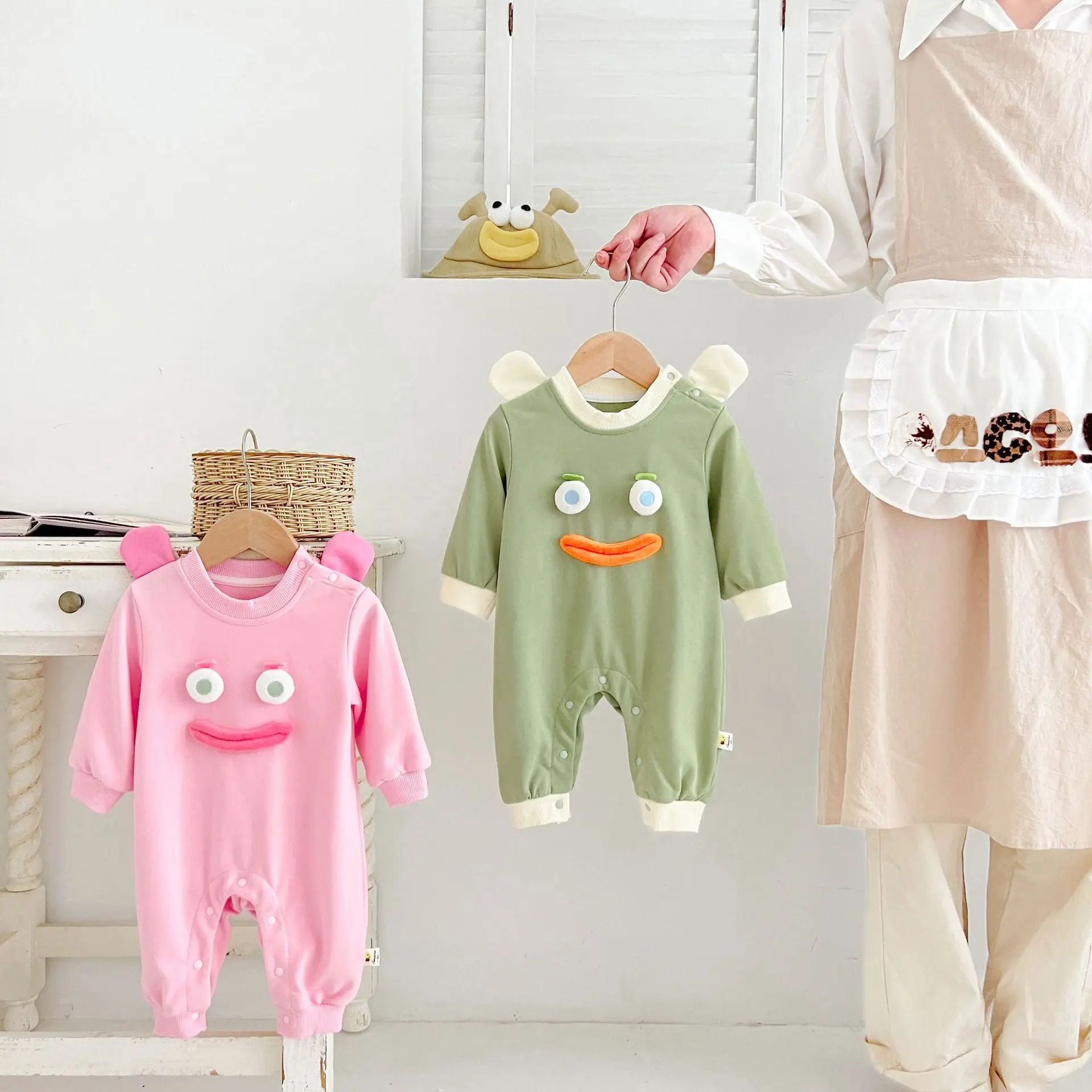 

2024 Autumn Baby Girls Jumpsuit Cartoon Solid Cotton Long Sleeve Infant Girls Bodysuit Loose Casual Toddler Girls Outfits