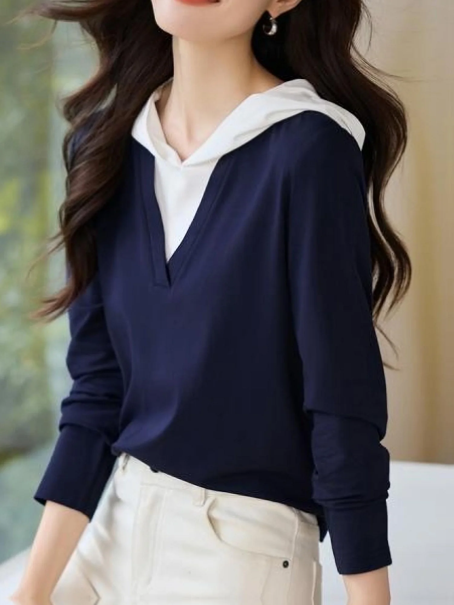 

New spring and autumn loose hooded long-sleeved T-shirt for women, slim retro bottoming shirt, temperament contrasting color top