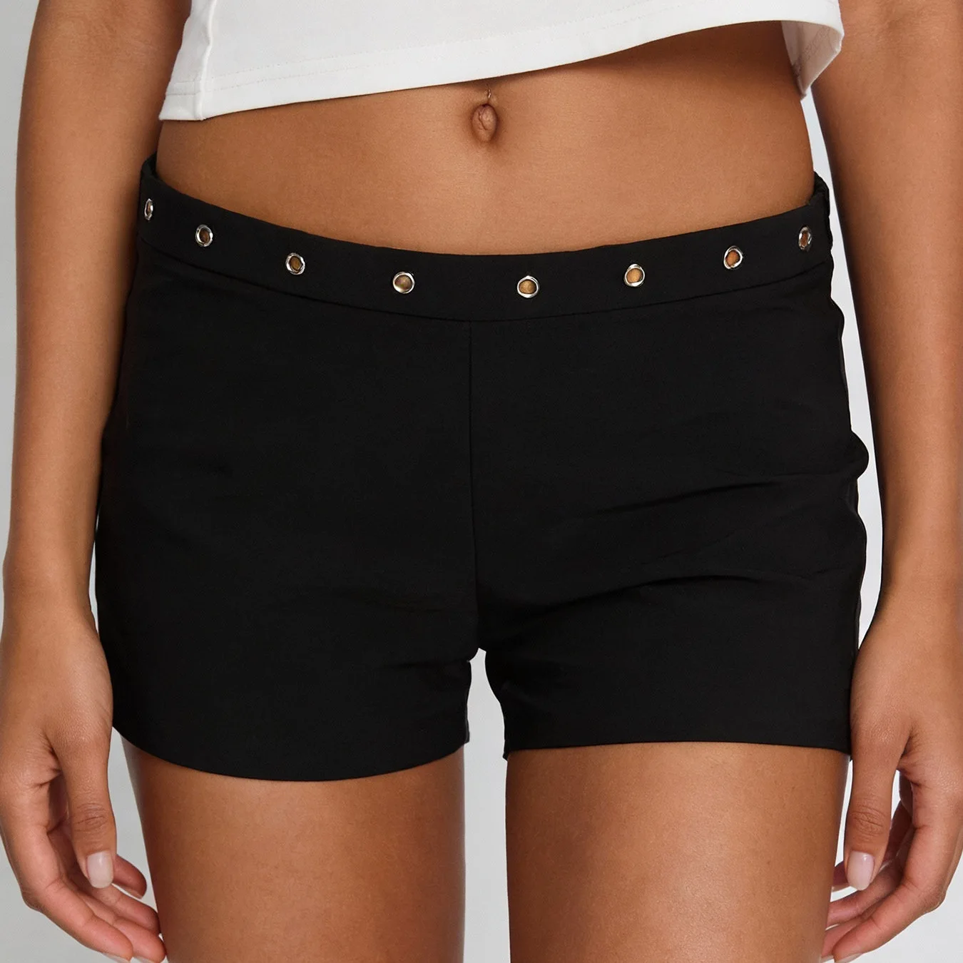 

Fashion Simple Gothic Style Sexy Women Clothing Decorative Rivets Casual Shorts Summer High Street Retro Style Pants Ins Style
