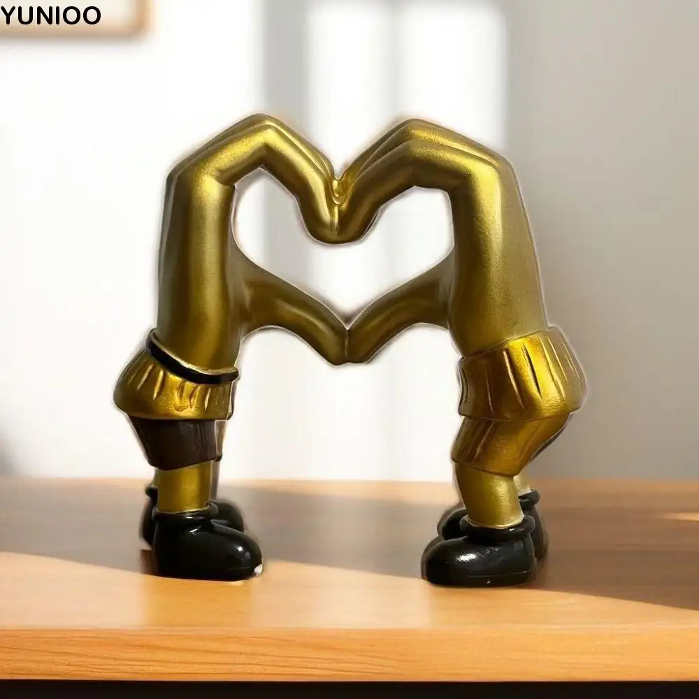 

Loveheart-shaped Valentine's Day Decorations Two Hands Romantic Valentine's Day Adornment Resin Humanoid