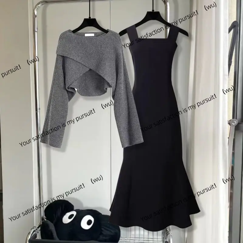 

Celebrities are slightly fat, cover their meat and look thin, wear knitted sweaters, suspender dresses, and foreign style