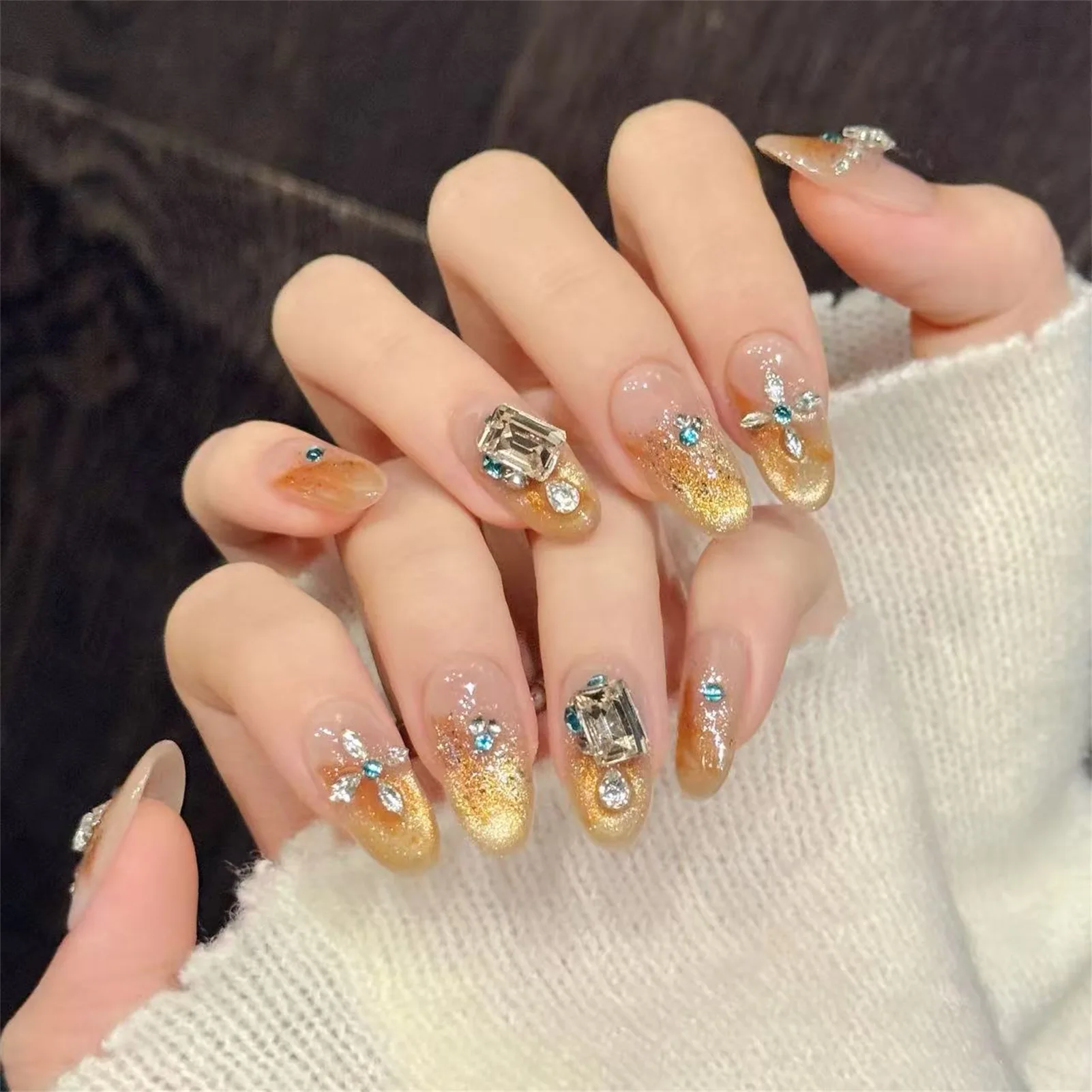 10 قطعة اللوز القصير اليدوية الصحافة على الأظافر الأزرق عين القط الأظافر وهمية ديكور التدرج كامل الماس الفاخرة كاذبة رسومات أظافر يمكن ارتداؤها
