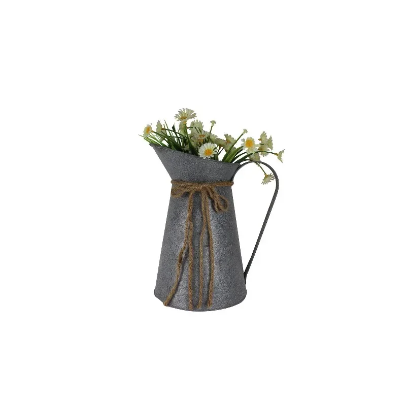 Idyllic wrought iron, kettle ornaments, flower shop flower bucket flower arrangement iron,  utensils