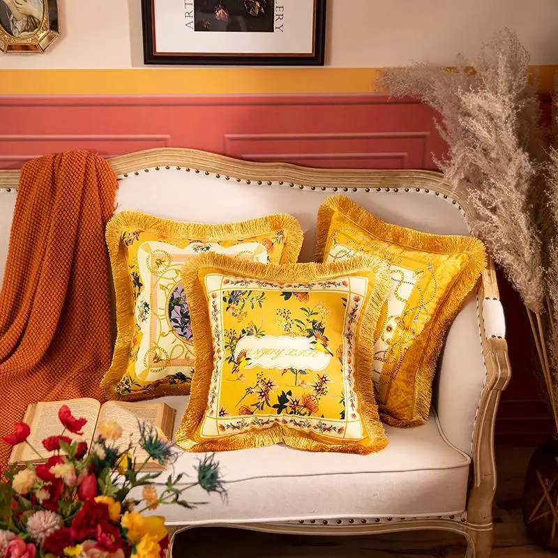 Luxury European Style Cushion Cover Double Sided Pattern Red Spider Lily Velvet Tassel Gold Pillowcase For Sofa Living Room
