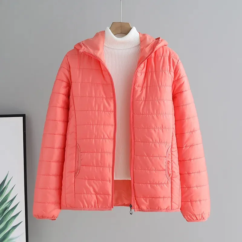 2025 Otoño e Invierno nuevo abrigo de algodón para mujer estilo corto coreano ajustado versátil Color sólido fino abajo