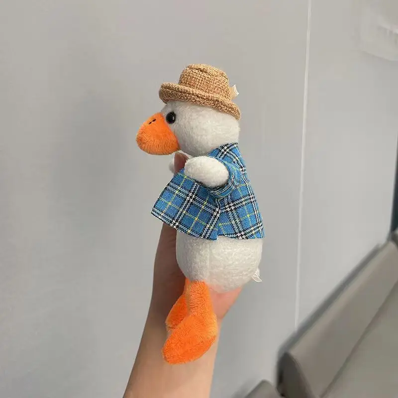 15cm Cute Duck Plush Keychain Kawaii Women Handbags Backpack Pendant Car Keychain Decoration Accessory Plush Toy for Girls Gifts