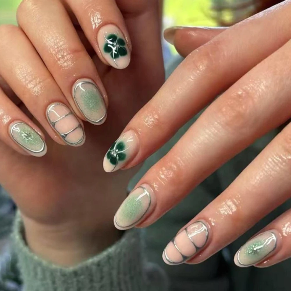 

Green Petal Flowers Silver Lines Wearable Nail Art Fashion Short Round False Nails Detachable Finished Fake Nails Press on Nails