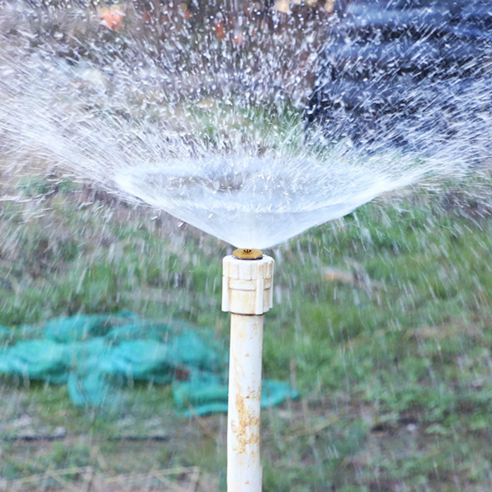 Adjustable Mist Nozzle 360 Degree Adjustable Nozzle Simulate Rain Wide Spraying Range 360-degree Horizontal Spray Brass Material