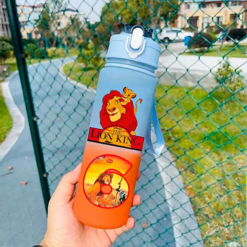 750 مللي الأسد الملك سعة كبيرة التدرج اللون كوب ماء سيمبا أنيمي الكرتون كوب ماء Mufasa هدية طالب القش زجاجة ماء