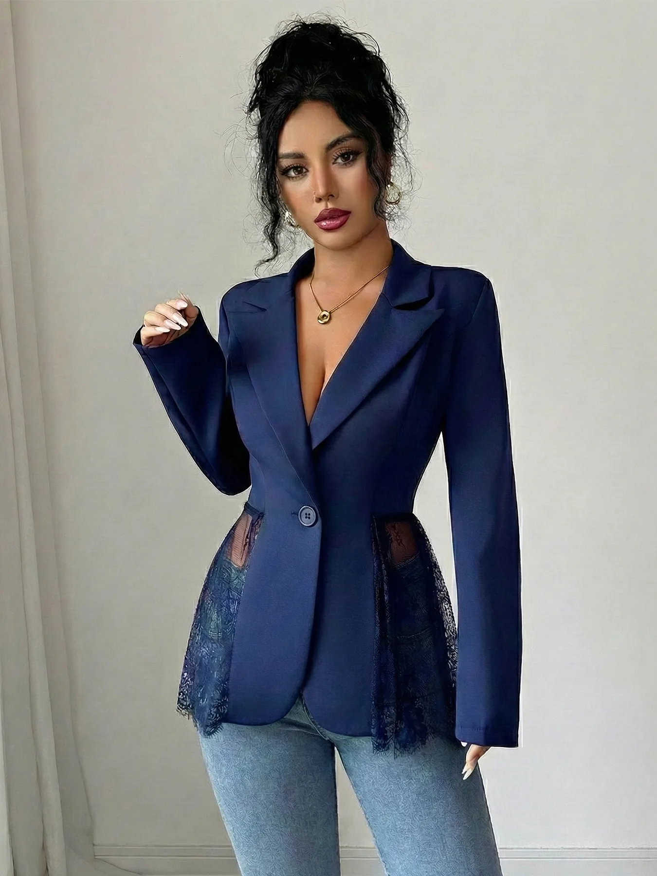 Damen-Spitzenblazer mit Kerbrevers, Ein-Knopf-Verschluss, Langarm, Schlanke Passform, Durchbrochener Patchwork-Anzug, Bürojacke für Damen – Detail 9