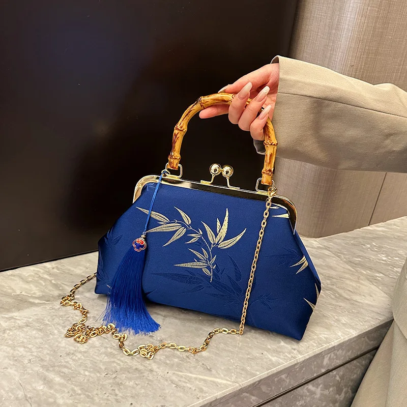 China-Chic Embroidery Chinese Style Retro Small Bag Handheld Diagonal Cross Bag Cheongsam National Style Leisure Bag Clip on Bag