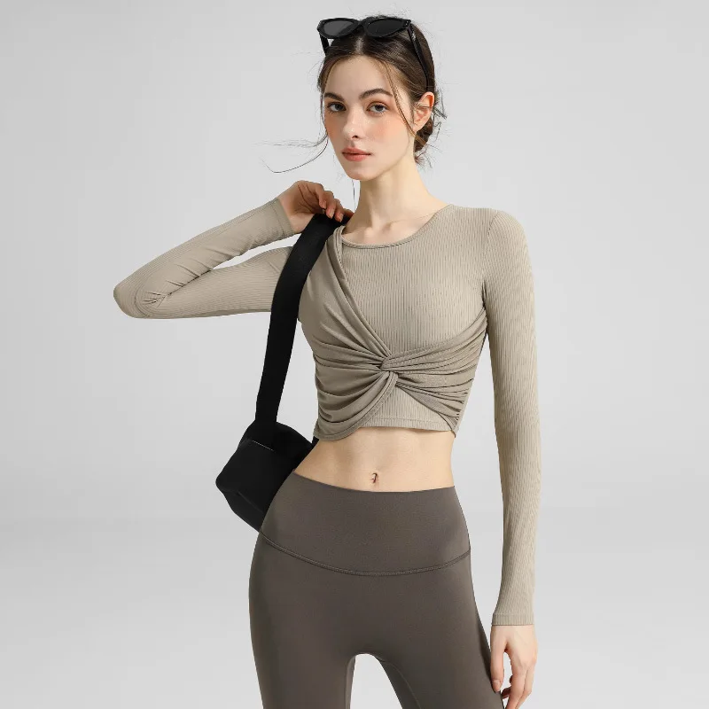 

Women's New Autumn Yoga Outfit Long Sleeve Naked Feeling Training Top with Built-in Bra Slim Fit Pilates Workout Clothes