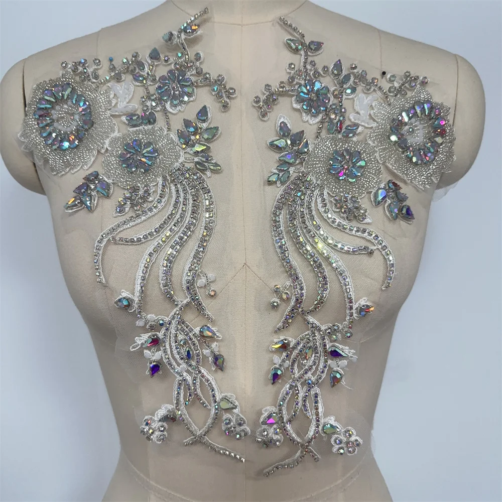 

1 пара нашивок ручной работы со стразами и аппликацией на лифом для платья