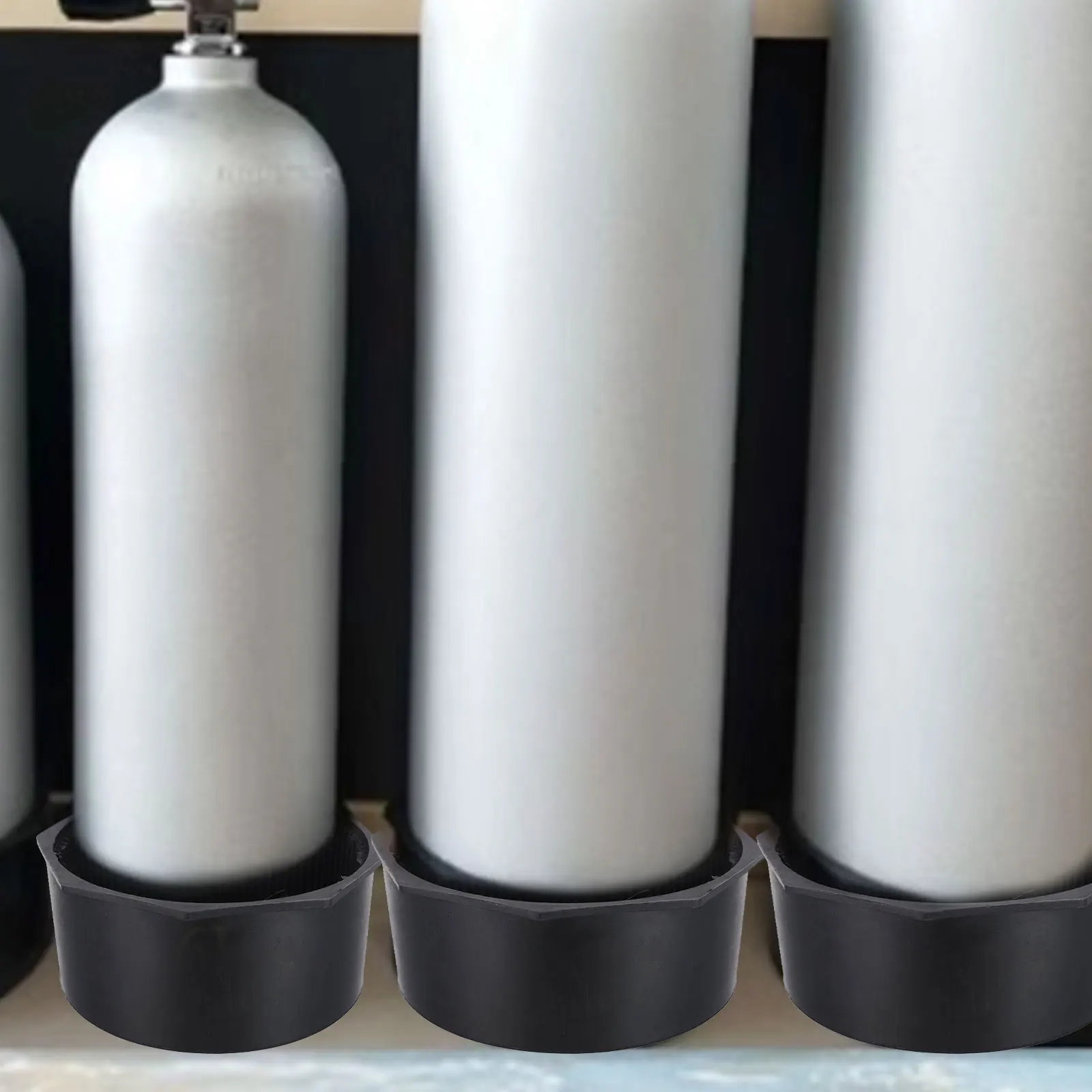 

Cylinder Tank Boot Rubber Cylinder Bottom Holder Cylinder Protection Buffering Effect Drain Holes Octagonal Flange Design