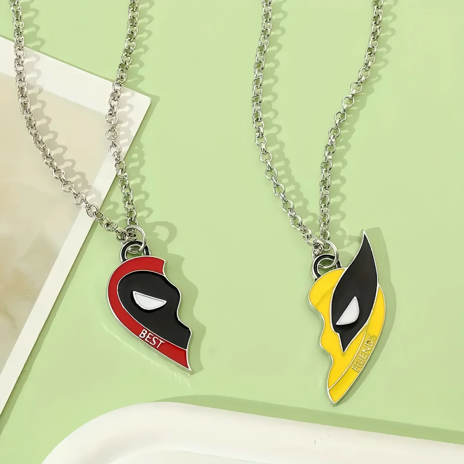 Magnetic Type Deadpool and Wolverine Best Friends Necklace Set Split Heart Matching Pendant Necklace for Women Men Cosplay Gift