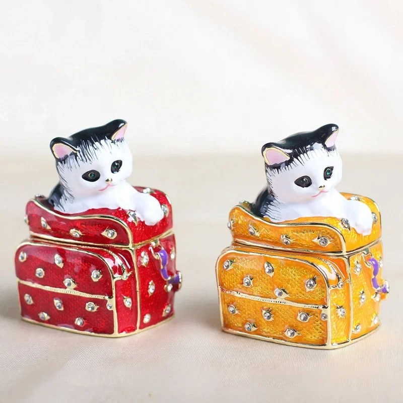 

Nordic Metal Schoolbag Kitten Enamel Jewelry Box Ornaments Living Room Girl Bedroom Jewelry Ring Storage Crafts Christmas Gifts.