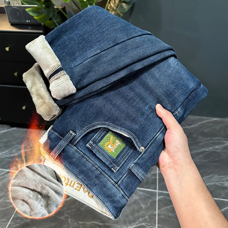 Celana jeans tebal musim dingin pria, model high-end trendi dengan bordir dan motif, kasual slim fit, tahan dingin, hangat, potongan kecil.