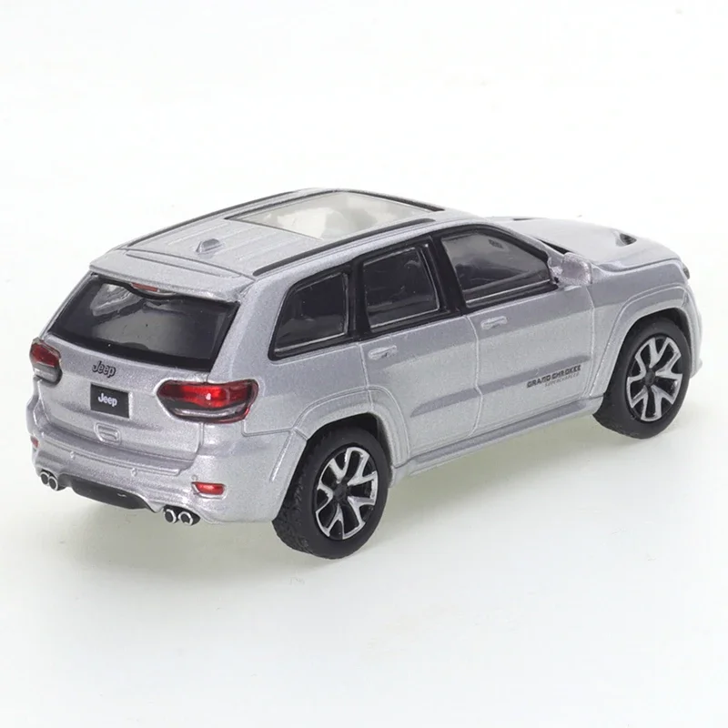 JKM 1/64 Jeep Grand Cherokee Trackhawk 2019 Silvery Alloy Car Diecast Model Shock Absorption Model Toy Car Friends Gifts