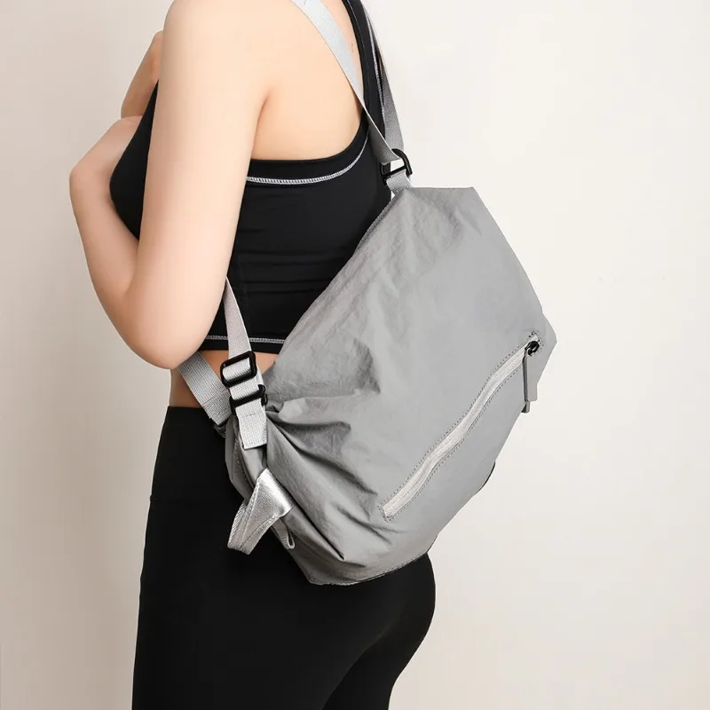 

Large Capacity Chest Bag, Men's and Women's Outdoor Travel Leisure Nylon Crossbody Bag Sports Hanging Bag Backpack