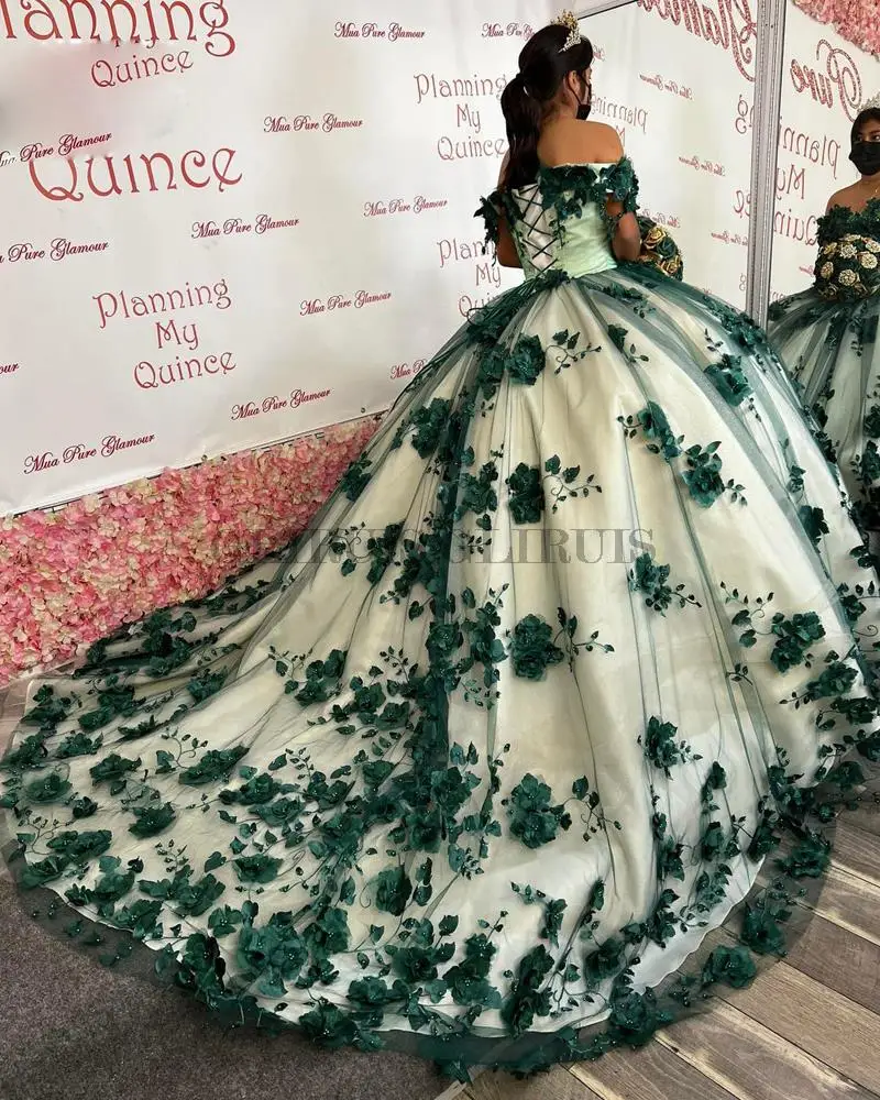 ایمرالڈ گرین بال گاؤن Quinceanera ڈریسز 3D Flowers Beads Applique Sweet 15 16 Dress Party Wear Xv Años