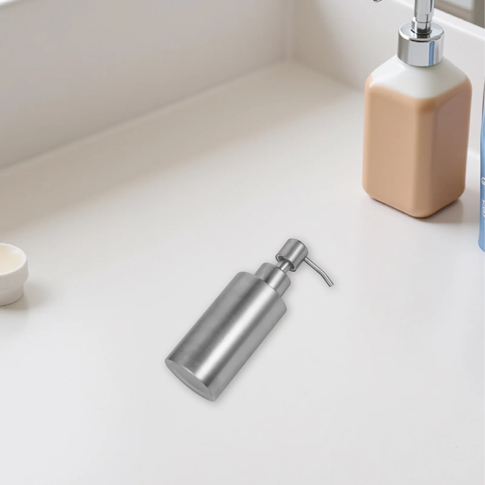 ขวดใส่โลชั่นแบบพกพา 2 ชิ้น ขนาด 250 มล. วัสดุพลาสติก ใช้แทนขวดแชมพูและครีมนวดผม แบบปิดผนึก ดีไซน์ทันสมัย สำหรับห้องน้ำและฝักบัว