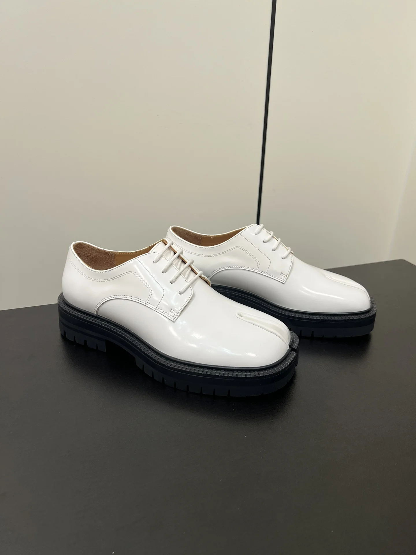 Women's Tabi Lace-up Derby Shoes White Split Toe