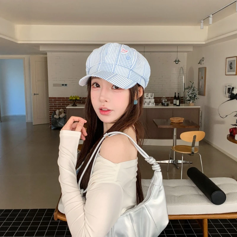 

New Japanese-style Checkered Heart Octagonal Hat for Women, An Outdoor Sun Protection and Shading Artist's Hat