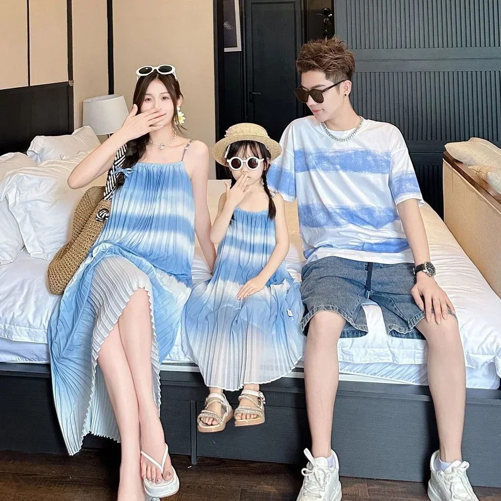 Holiday Vacation Area Couple Look Family Matching  Clothes Beach Mom and Daughter Resort Blue Dress Korean Dad and Son T Shirts