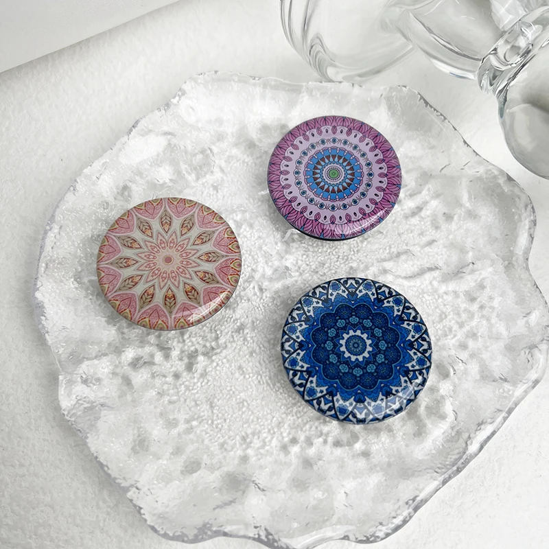1pc Mandala pattern drop adhesive Socket phone stand Drop adhesive pattern foldable desktop stand Mandala mobile phone grip